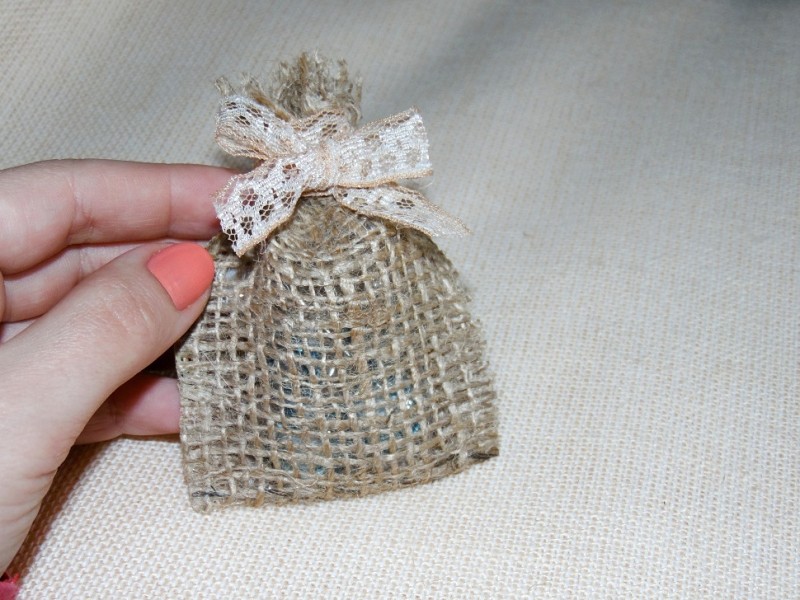 How to sew a bag with ties - DIY bags for gifts and herbs