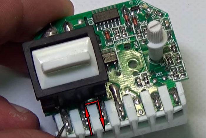 where to connect the phase and zero on the underfloor heating thermostat